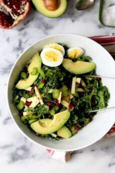 Przepis na Kale Pomegranate Crunch Salad