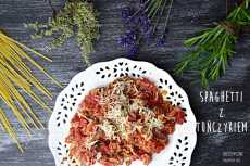 Przepis na Lekkie i pełne aromatu spaghetti z tuńczykiem w wersji ekspresowej